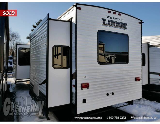 2016 Wildwood Lodge 394FKDS Travel Trailer at Greeneway RV Sales & Service STOCK# 9734A Photo 4