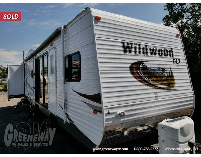2013 Wildwood Lodge DLX 402QBQ Travel Trailer at Greeneway RV Sales & Service STOCK# 9929A Photo 4