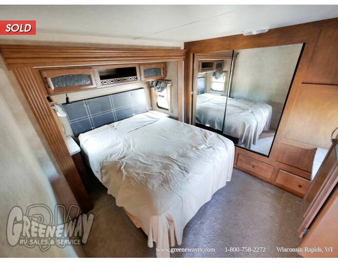 2013 Wildwood Lodge DLX 402QBQ Travel Trailer at Greeneway RV Sales & Service STOCK# 9929A Photo 7