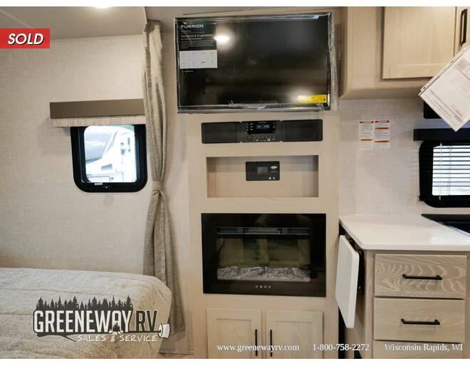 2022 Flagstaff Micro Lite 22FBS Travel Trailer at Greeneway RV Sales & Service STOCK# 10458 Photo 10