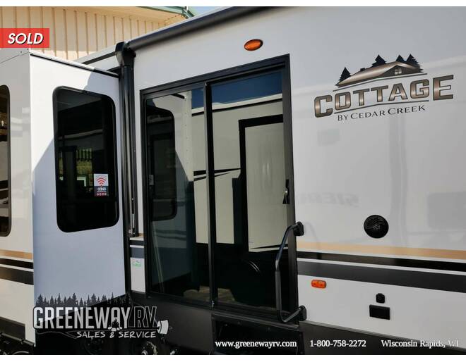 2022 Cedar Creek Cottage 40CRS Travel Trailer at Greeneway RV Sales & Service STOCK# 10640 Photo 5