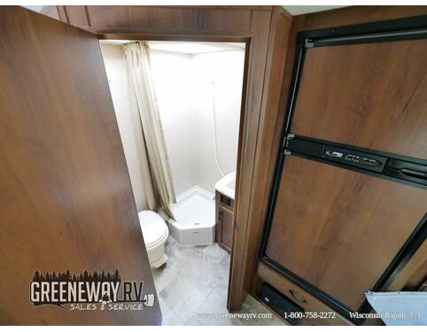 2015 Jayco Jay Feather Ultra Lite X19H Travel Trailer at Greeneway RV Sales & Service STOCK# 10675A Photo 12